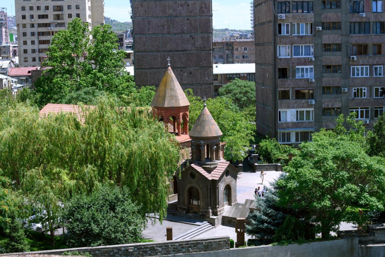 Royal Plaza By Stellar Hotels, Yerevan Exterior photo